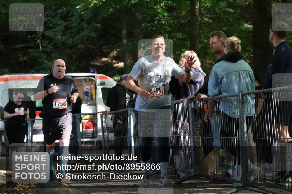 28.09.2025 - 33. Volkslauf durch das schöne Alstertal Strokosch-Dieckow http://msf.ph/oto/8955866 28.09.2025 12:49:26 Ziel 1756, 2301, 2650 meine-sportfotos.de
