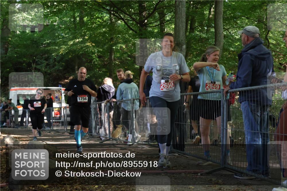 28.09.2025 - 33. Volkslauf durch das schöne Alstertal Strokosch-Dieckow http://msf.ph/oto/8955918 28.09.2025 12:49:29 Ziel 1756, 2301, 2650 meine-sportfotos.de