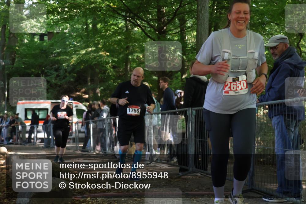 28.09.2025 - 33. Volkslauf durch das schöne Alstertal Strokosch-Dieckow http://msf.ph/oto/8955948 28.09.2025 12:49:30 Ziel 1756, 2301, 2650 meine-sportfotos.de