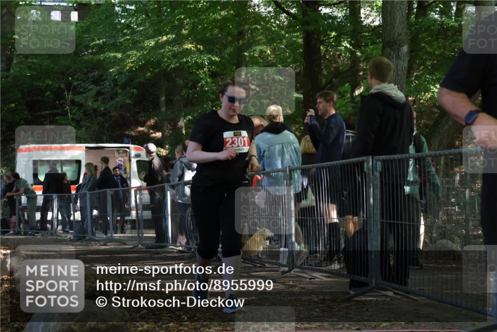 28.09.2025 - 33. Volkslauf durch das schöne Alstertal Strokosch-Dieckow http://msf.ph/oto/8955999 28.09.2025 12:49:33 Ziel 2301 meine-sportfotos.de