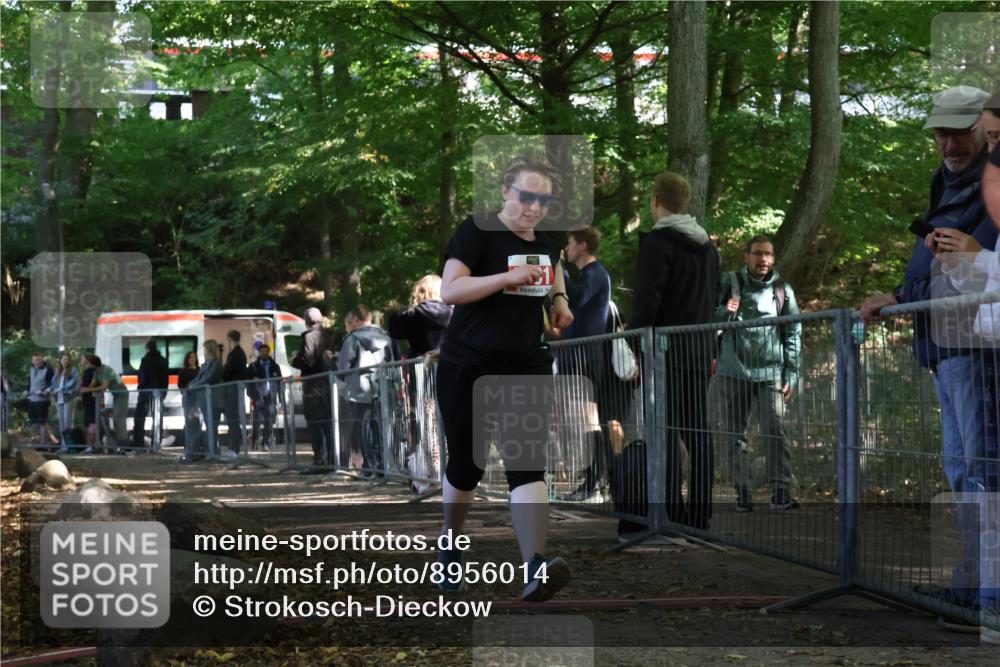 28.09.2025 - 33. Volkslauf durch das schöne Alstertal Strokosch-Dieckow http://msf.ph/oto/8956014 28.09.2025 12:49:33 Ziel 2301 meine-sportfotos.de