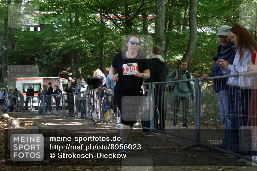 28.09.2025 - 33. Volkslauf durch das schöne Alstertal Strokosch-Dieckow http://msf.ph/oto/8956023 28.09.2025 12:49:34 Ziel 2301 meine-sportfotos.de