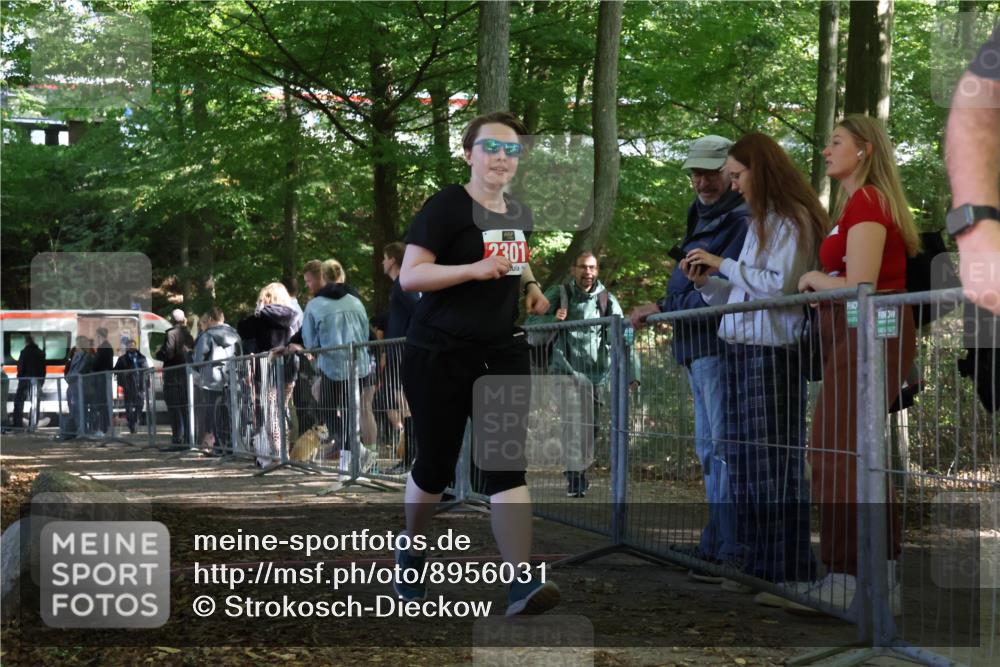 28.09.2025 - 33. Volkslauf durch das schöne Alstertal Strokosch-Dieckow http://msf.ph/oto/8956031 28.09.2025 12:49:34 Ziel 2301 meine-sportfotos.de