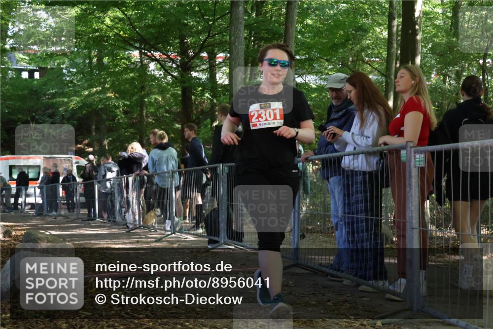 28.09.2025 - 33. Volkslauf durch das schöne Alstertal Strokosch-Dieckow http://msf.ph/oto/8956041 28.09.2025 12:49:34 Ziel 2301 meine-sportfotos.de