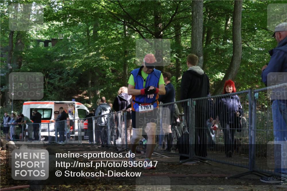 28.09.2025 - 33. Volkslauf durch das schöne Alstertal Strokosch-Dieckow http://msf.ph/oto/8956047 28.09.2025 12:50:05 Ziel 1761 meine-sportfotos.de