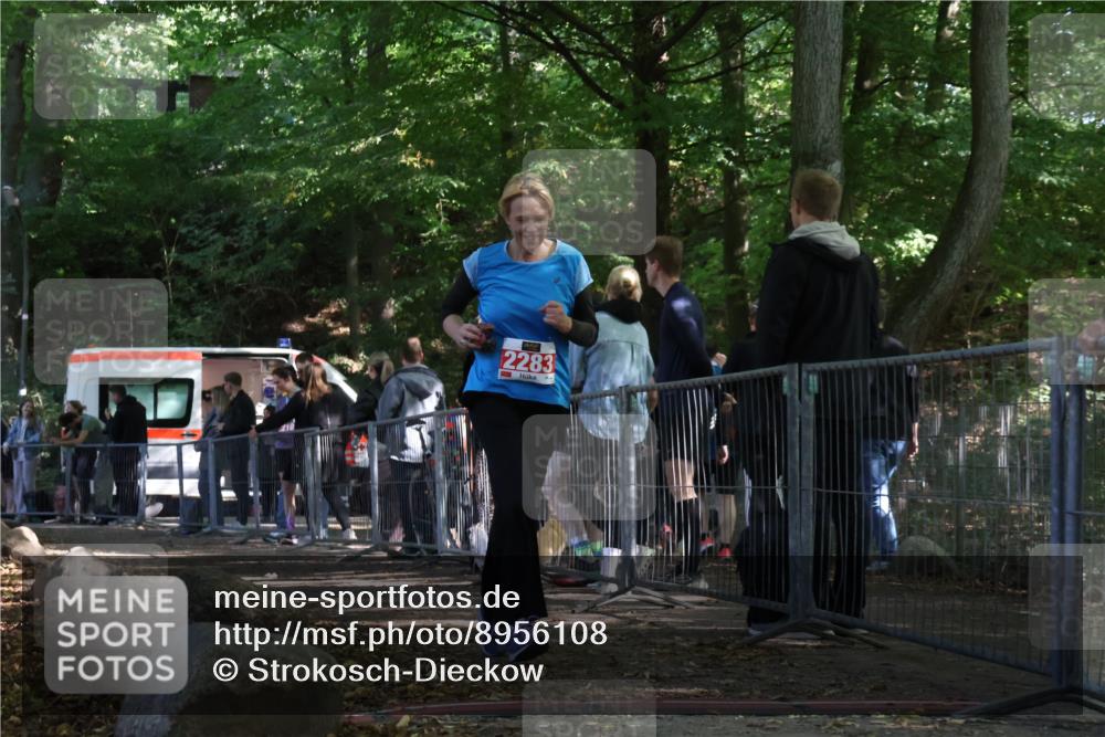 28.09.2025 - 33. Volkslauf durch das schöne Alstertal Strokosch-Dieckow http://msf.ph/oto/8956108 28.09.2025 12:50:35 Ziel 2283 meine-sportfotos.de