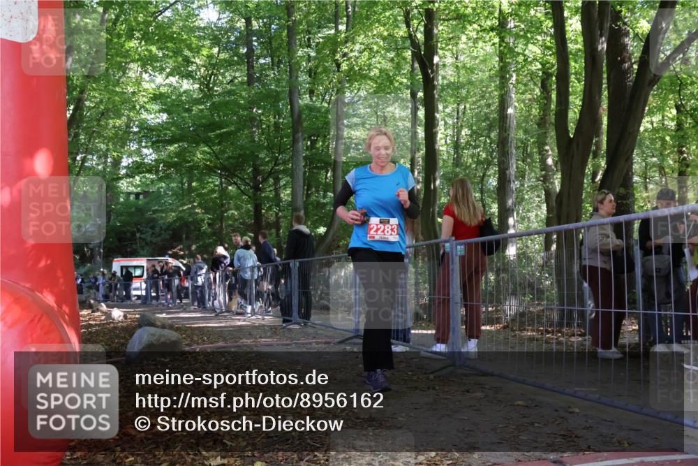 28.09.2025 - 33. Volkslauf durch das schöne Alstertal Strokosch-Dieckow http://msf.ph/oto/8956162 28.09.2025 12:50:37 Ziel 2283 meine-sportfotos.de
