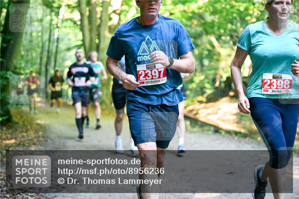 28.09.2025 - 33. Volkslauf durch das schöne Alstertal Dr. Thomas Lammeyer http://msf.ph/oto/8956236 28.09.2025 10:44:10 Laufen 2397, 2398 meine-sportfotos.de