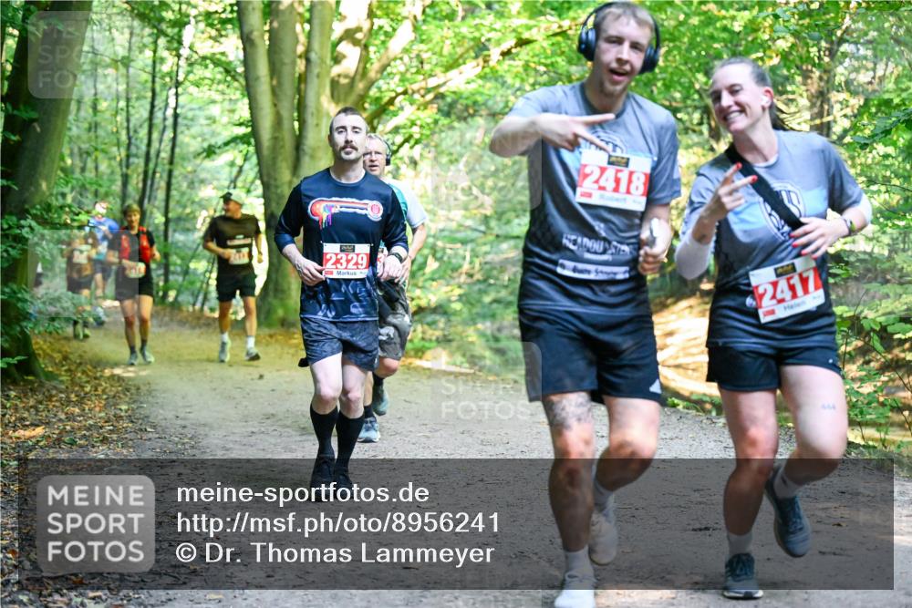 28.09.2025 - 33. Volkslauf durch das schöne Alstertal Dr. Thomas Lammeyer http://msf.ph/oto/8956241 28.09.2025 10:44:11 Laufen 2418, 2329, 2417, 444 meine-sportfotos.de