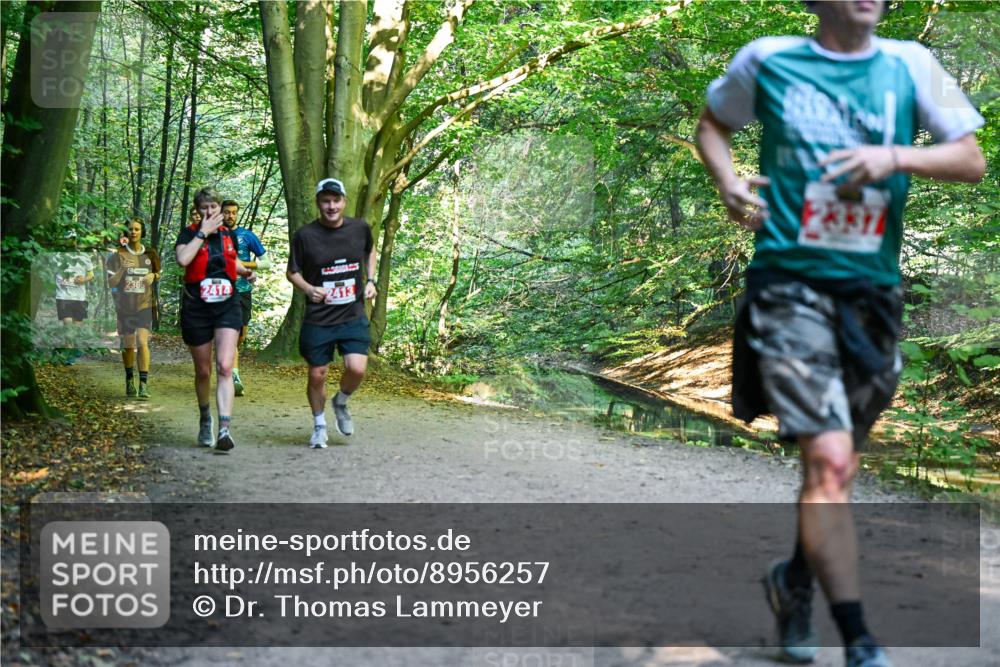 28.09.2025 - 33. Volkslauf durch das schöne Alstertal Dr. Thomas Lammeyer http://msf.ph/oto/8956257 28.09.2025 10:44:14 Laufen 2369, 2414, 2413 meine-sportfotos.de