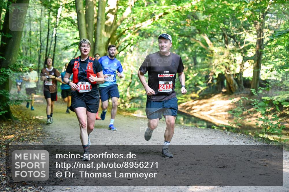 28.09.2025 - 33. Volkslauf durch das schöne Alstertal Dr. Thomas Lammeyer http://msf.ph/oto/8956271 28.09.2025 10:44:16 Laufen 2414, 2413 meine-sportfotos.de