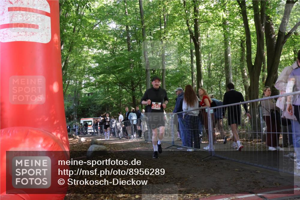 28.09.2025 - 33. Volkslauf durch das schöne Alstertal Strokosch-Dieckow http://msf.ph/oto/8956289 28.09.2025 12:51:27 Ziel 2488, 2642 meine-sportfotos.de