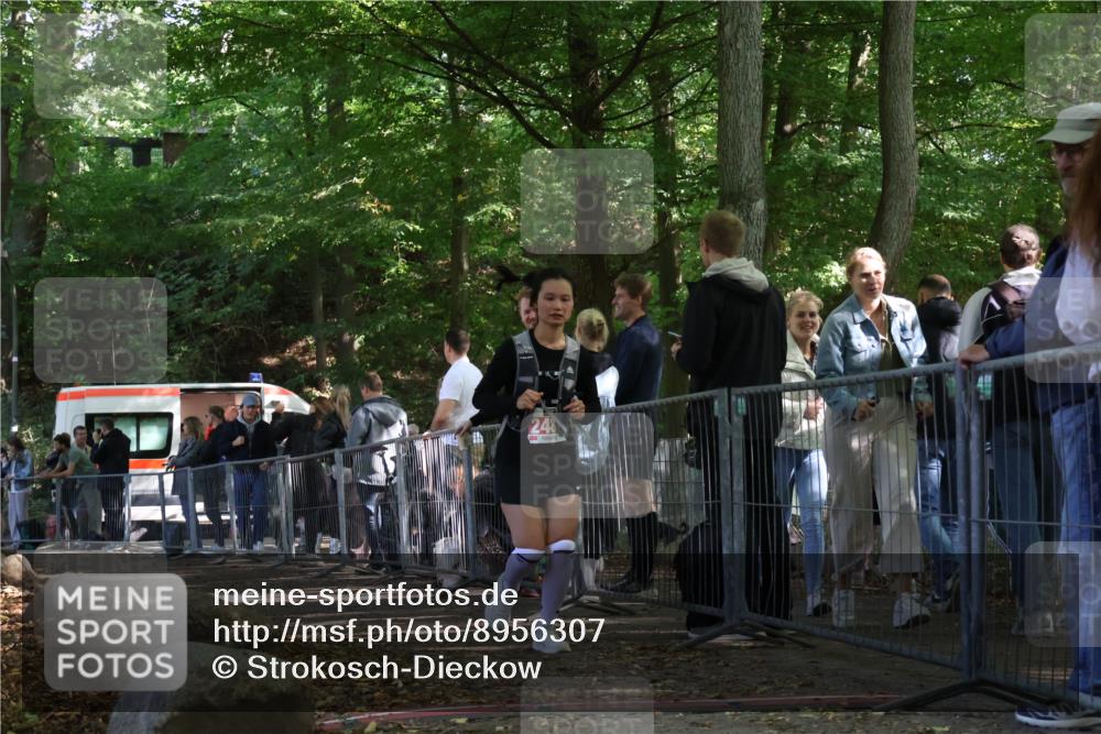 28.09.2025 - 33. Volkslauf durch das schöne Alstertal Strokosch-Dieckow http://msf.ph/oto/8956307 28.09.2025 12:51:29 Ziel 2488 meine-sportfotos.de