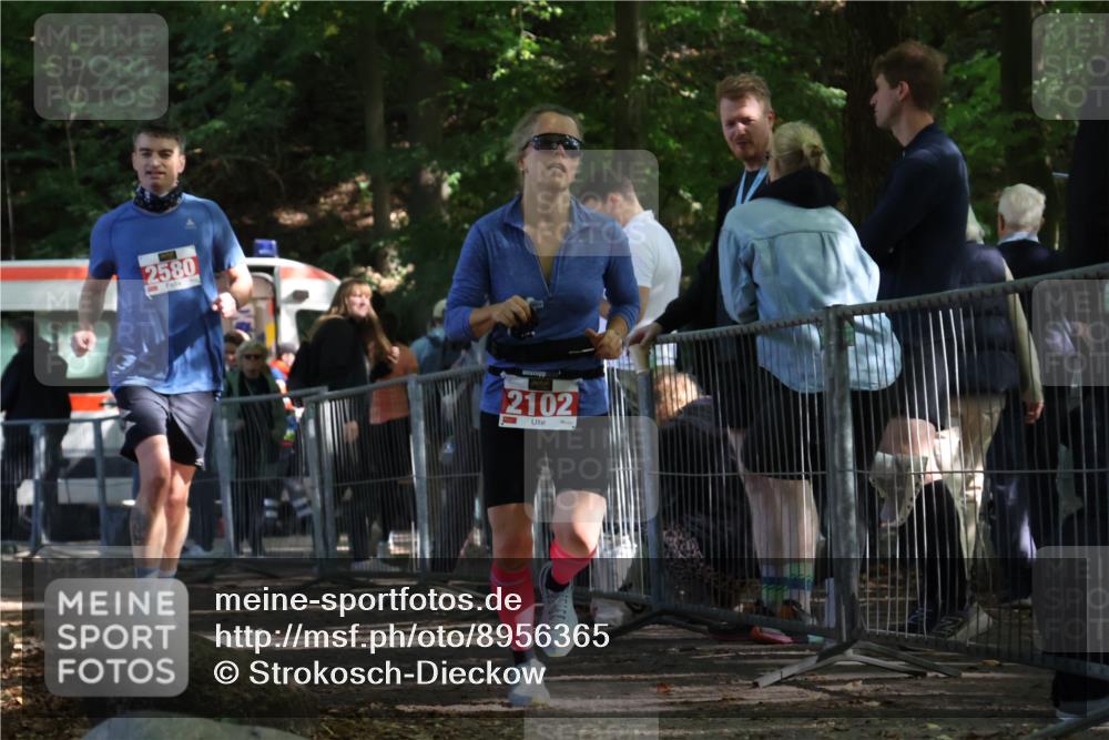 28.09.2025 - 33. Volkslauf durch das schöne Alstertal Strokosch-Dieckow http://msf.ph/oto/8956365 28.09.2025 12:51:50 Ziel 2102, 2580 meine-sportfotos.de