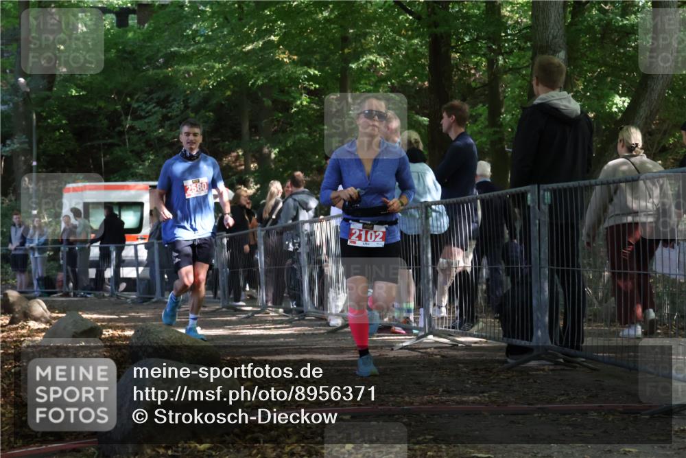 28.09.2025 - 33. Volkslauf durch das schöne Alstertal Strokosch-Dieckow http://msf.ph/oto/8956371 28.09.2025 12:51:51 Ziel 2102, 2580 meine-sportfotos.de