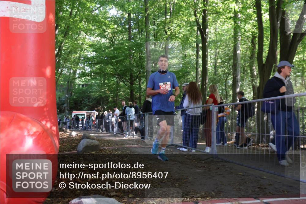 28.09.2025 - 33. Volkslauf durch das schöne Alstertal Strokosch-Dieckow http://msf.ph/oto/8956407 28.09.2025 12:51:55 Ziel 2580 meine-sportfotos.de