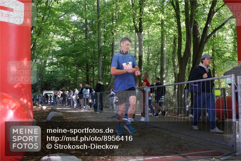 28.09.2025 - 33. Volkslauf durch das schöne Alstertal Strokosch-Dieckow http://msf.ph/oto/8956416 28.09.2025 12:51:55 Ziel 2580 meine-sportfotos.de