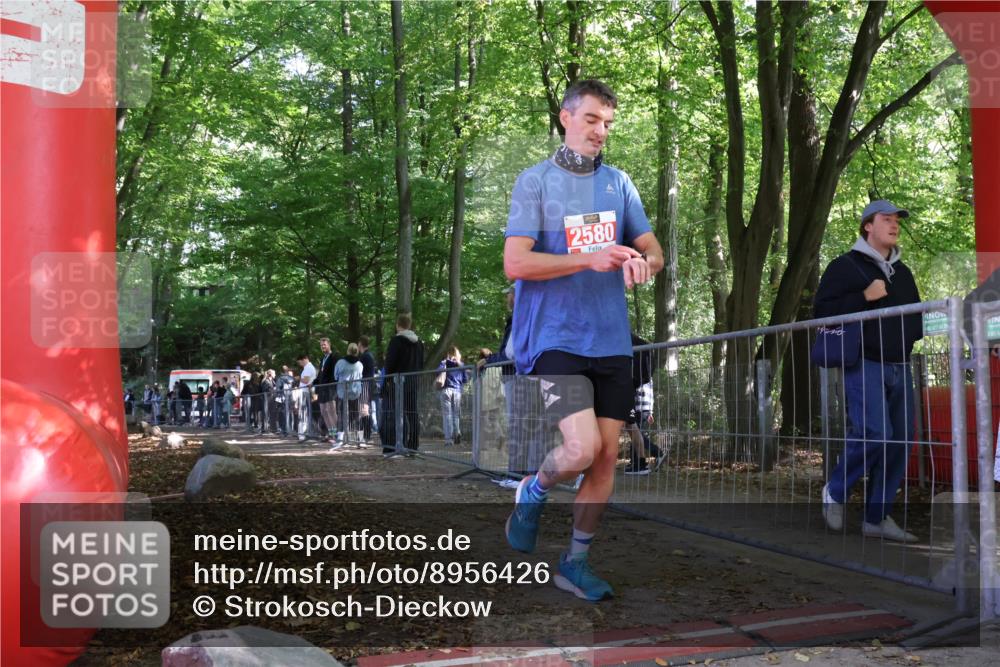 28.09.2025 - 33. Volkslauf durch das schöne Alstertal Strokosch-Dieckow http://msf.ph/oto/8956426 28.09.2025 12:51:55 Ziel 2580 meine-sportfotos.de