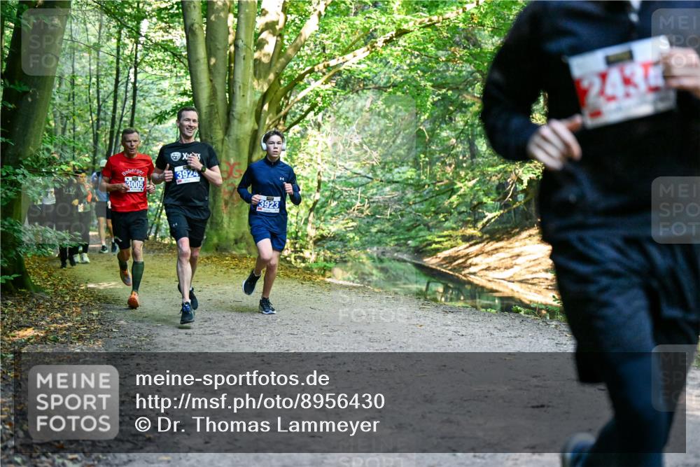 28.09.2025 - 33. Volkslauf durch das schöne Alstertal Dr. Thomas Lammeyer http://msf.ph/oto/8956430 28.09.2025 10:44:56 Laufen 3924, 3005, 3923, 24347 meine-sportfotos.de