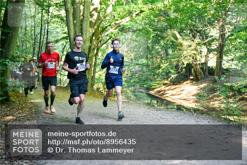 28.09.2025 - 33. Volkslauf durch das schöne Alstertal Dr. Thomas Lammeyer http://msf.ph/oto/8956435 28.09.2025 10:44:56 Laufen 3005, 057, 3924, 3923 meine-sportfotos.de