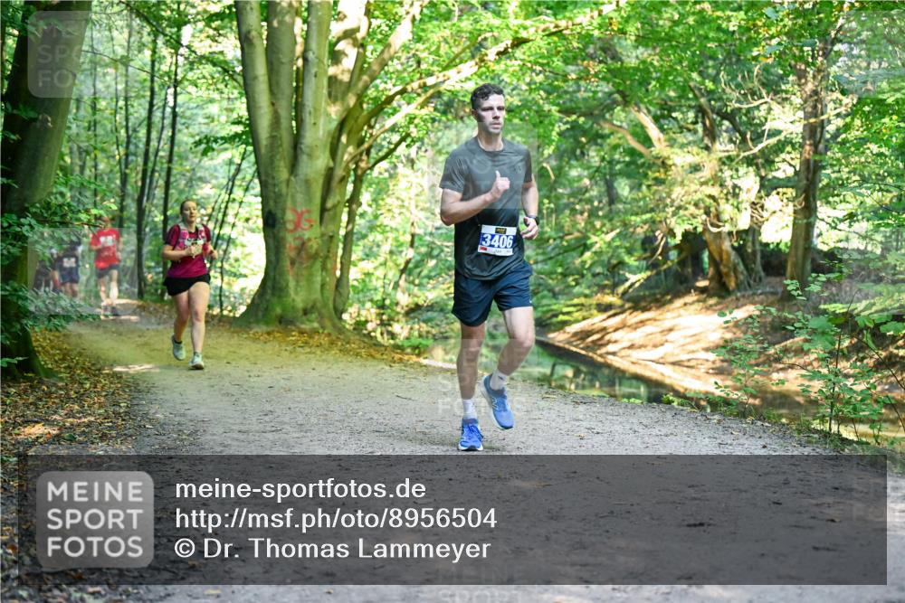 28.09.2025 - 33. Volkslauf durch das schöne Alstertal Dr. Thomas Lammeyer http://msf.ph/oto/8956504 28.09.2025 10:45:09 Laufen 3406 meine-sportfotos.de