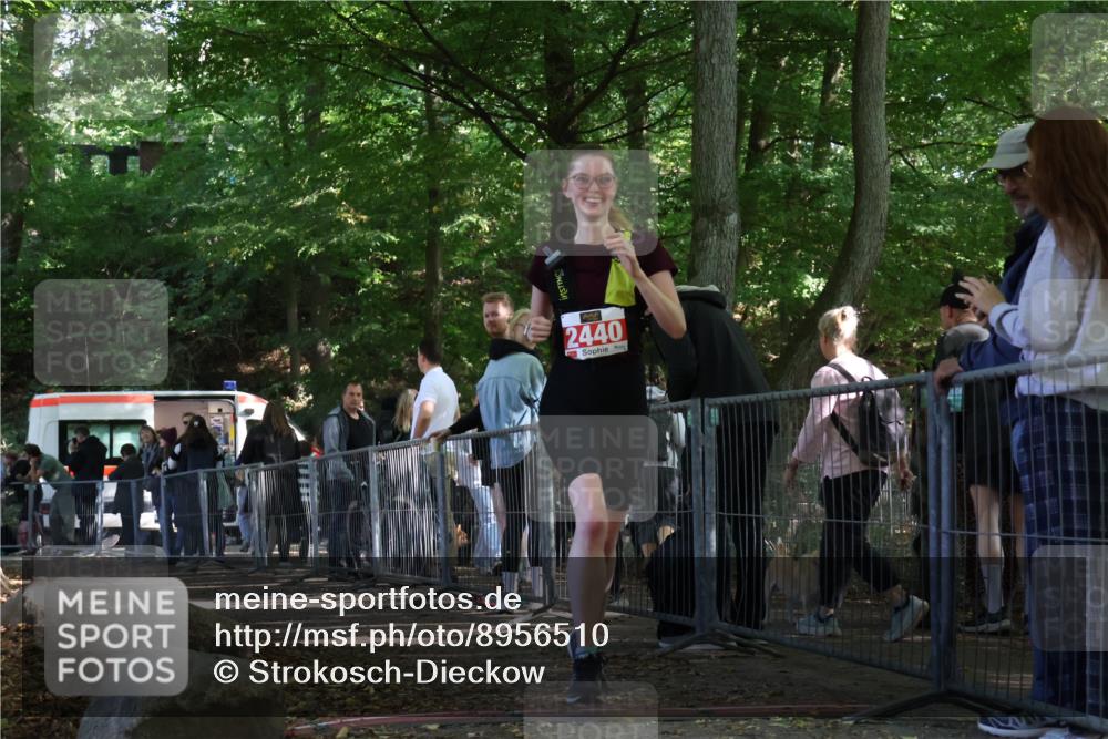 28.09.2025 - 33. Volkslauf durch das schöne Alstertal Strokosch-Dieckow http://msf.ph/oto/8956510 28.09.2025 12:52:17 Ziel 2440 meine-sportfotos.de