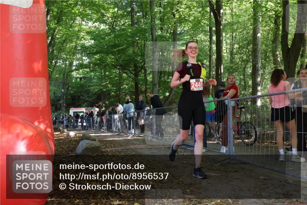 28.09.2025 - 33. Volkslauf durch das schöne Alstertal Strokosch-Dieckow http://msf.ph/oto/8956537 28.09.2025 12:52:18 Ziel 2440 meine-sportfotos.de