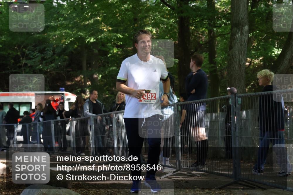 28.09.2025 - 33. Volkslauf durch das schöne Alstertal Strokosch-Dieckow http://msf.ph/oto/8956546 28.09.2025 12:52:41 Ziel 2492 meine-sportfotos.de