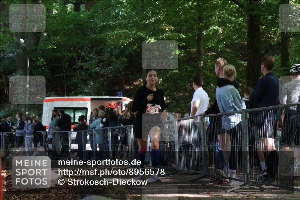 28.09.2025 - 33. Volkslauf durch das schöne Alstertal Strokosch-Dieckow http://msf.ph/oto/8956578 28.09.2025 12:52:52 Ziel 2399 meine-sportfotos.de