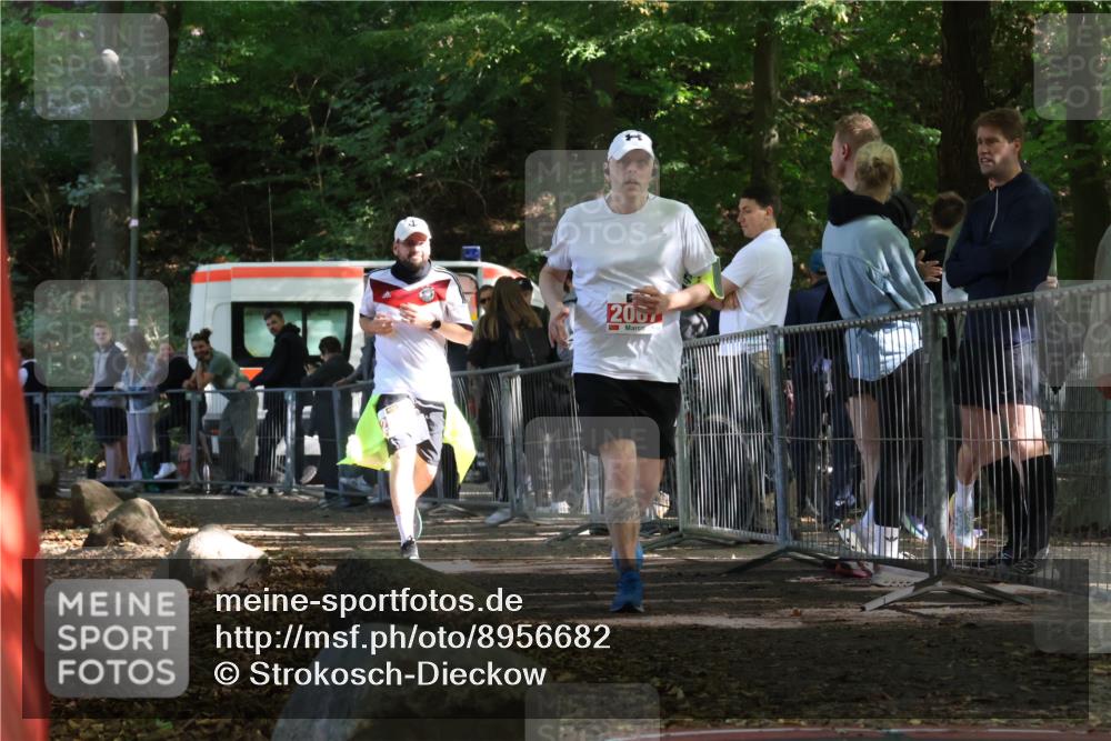 28.09.2025 - 33. Volkslauf durch das schöne Alstertal Strokosch-Dieckow http://msf.ph/oto/8956682 28.09.2025 12:53:08 Ziel 2067, 2510 meine-sportfotos.de