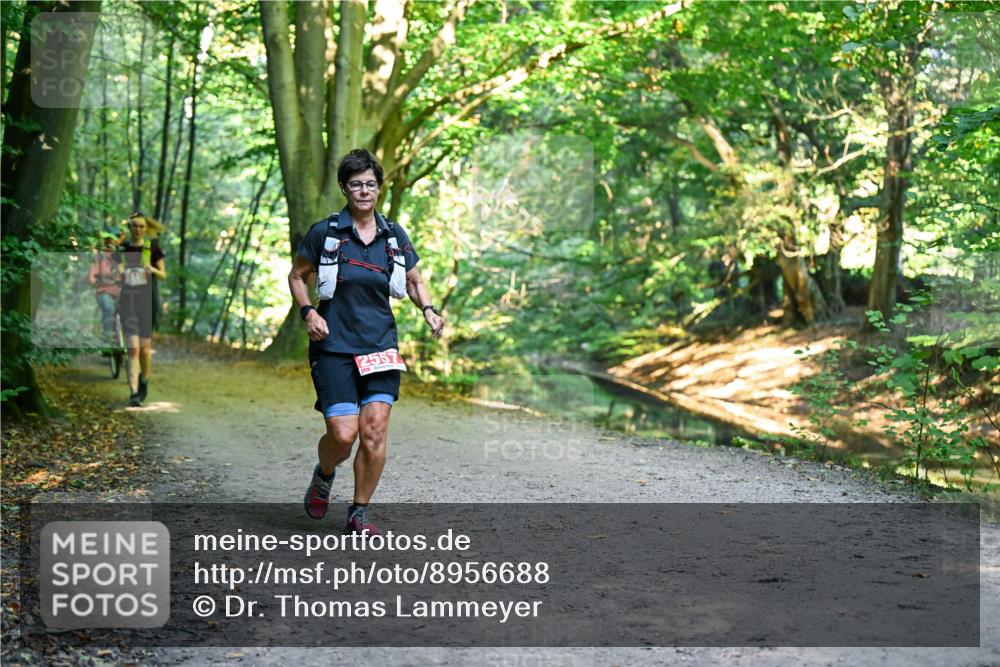 28.09.2025 - 33. Volkslauf durch das schöne Alstertal Dr. Thomas Lammeyer http://msf.ph/oto/8956688 28.09.2025 10:45:38 Laufen 2557 meine-sportfotos.de