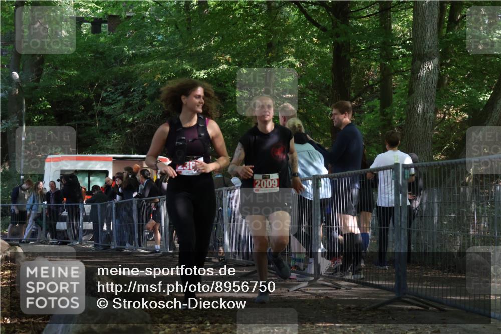 28.09.2025 - 33. Volkslauf durch das schöne Alstertal Strokosch-Dieckow http://msf.ph/oto/8956750 28.09.2025 12:54:25 Ziel 2009 meine-sportfotos.de