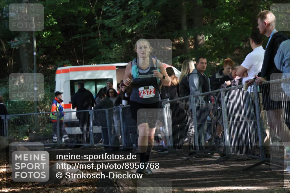 28.09.2025 - 33. Volkslauf durch das schöne Alstertal Strokosch-Dieckow http://msf.ph/oto/8956768 28.09.2025 12:54:43 Ziel 2372 meine-sportfotos.de
