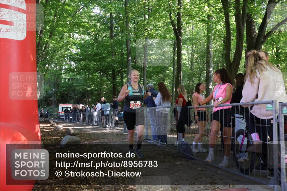 28.09.2025 - 33. Volkslauf durch das schöne Alstertal Strokosch-Dieckow http://msf.ph/oto/8956783 28.09.2025 12:54:48 Ziel 2372 meine-sportfotos.de