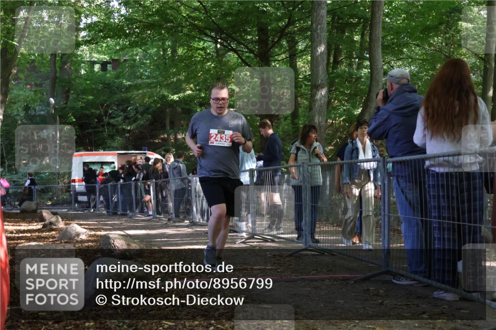 28.09.2025 - 33. Volkslauf durch das schöne Alstertal Strokosch-Dieckow http://msf.ph/oto/8956799 28.09.2025 12:54:58 Ziel 2435 meine-sportfotos.de