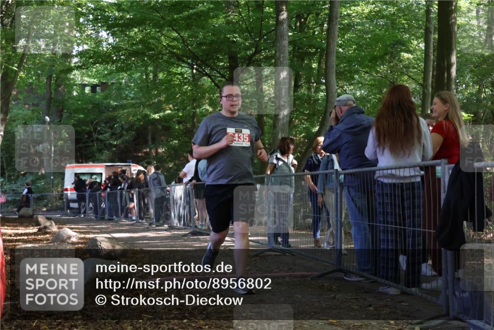 28.09.2025 - 33. Volkslauf durch das schöne Alstertal Strokosch-Dieckow http://msf.ph/oto/8956802 28.09.2025 12:54:59 Ziel 2059, 2435 meine-sportfotos.de