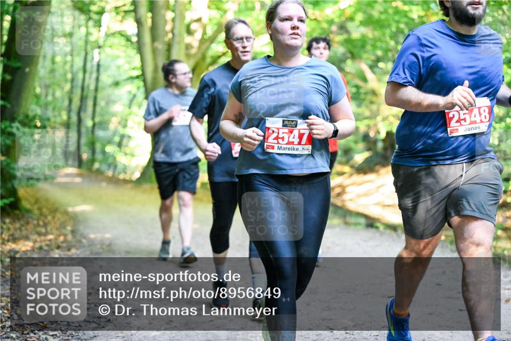 28.09.2025 - 33. Volkslauf durch das schöne Alstertal Dr. Thomas Lammeyer http://msf.ph/oto/8956849 28.09.2025 10:46:12 Laufen 2547, 2548 meine-sportfotos.de