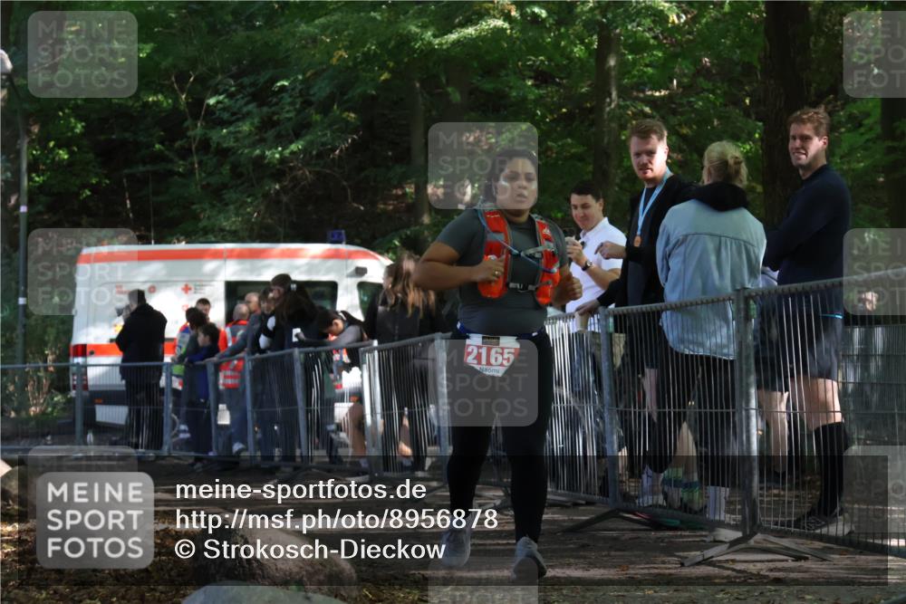 28.09.2025 - 33. Volkslauf durch das schöne Alstertal Strokosch-Dieckow http://msf.ph/oto/8956878 28.09.2025 12:56:47 Ziel 2165 meine-sportfotos.de