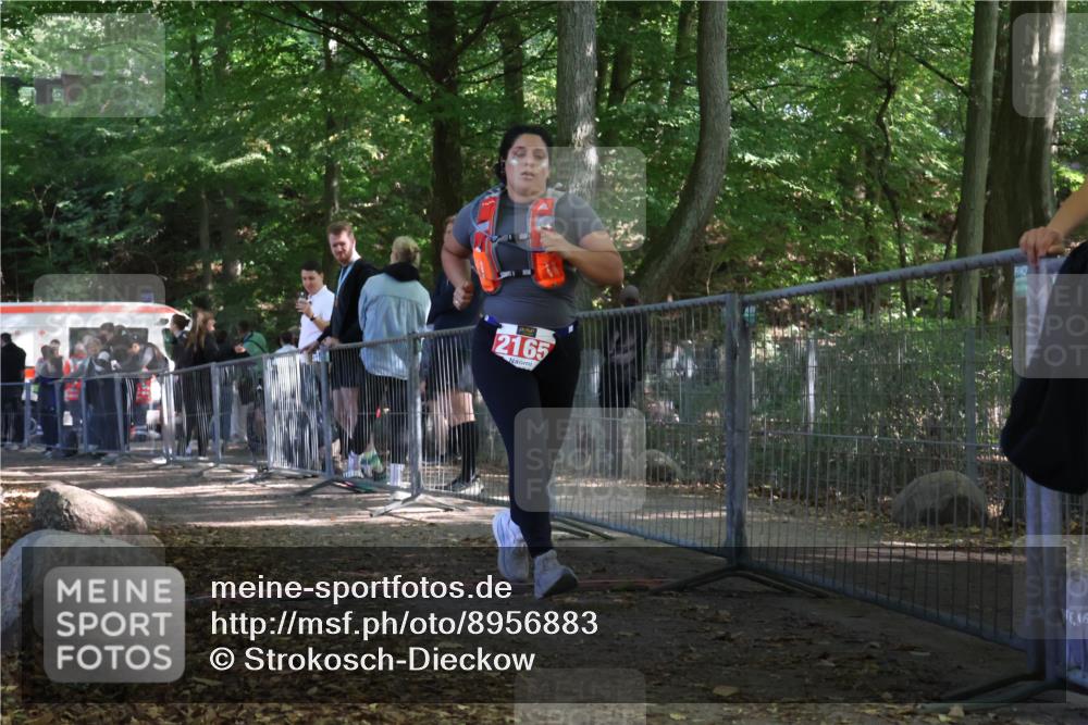 28.09.2025 - 33. Volkslauf durch das schöne Alstertal Strokosch-Dieckow http://msf.ph/oto/8956883 28.09.2025 12:56:49 Ziel 2165 meine-sportfotos.de