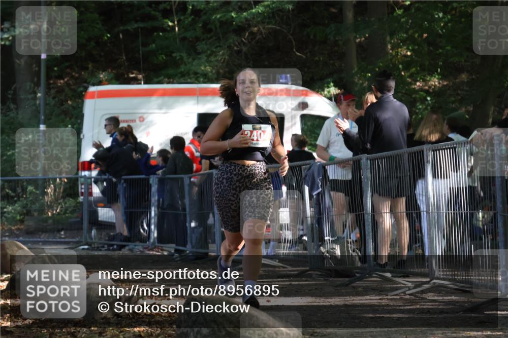 28.09.2025 - 33. Volkslauf durch das schöne Alstertal Strokosch-Dieckow http://msf.ph/oto/8956895 28.09.2025 12:58:43 Ziel 2404 meine-sportfotos.de