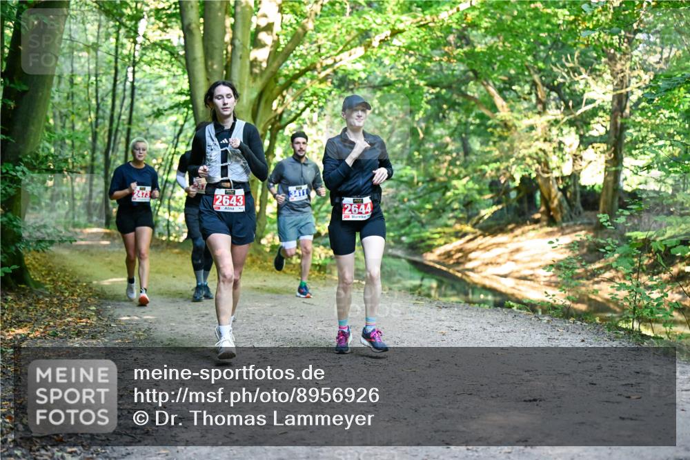 28.09.2025 - 33. Volkslauf durch das schöne Alstertal Dr. Thomas Lammeyer http://msf.ph/oto/8956926 28.09.2025 10:46:29 Laufen 2473, 2643, 3411, 2644 meine-sportfotos.de
