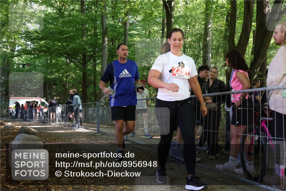 28.09.2025 - 33. Volkslauf durch das schöne Alstertal Strokosch-Dieckow http://msf.ph/oto/8956948 28.09.2025 12:58:56 Ziel 2290 meine-sportfotos.de