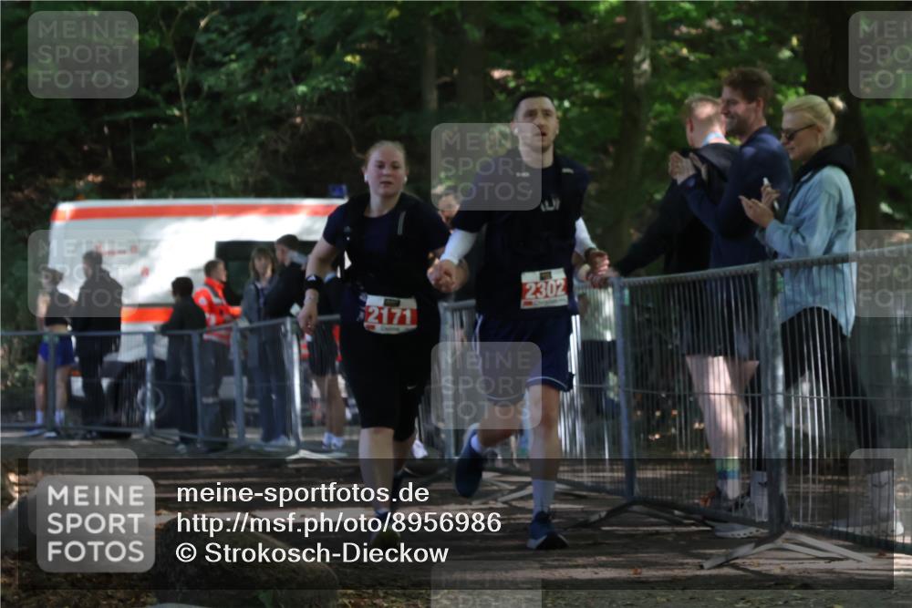 28.09.2025 - 33. Volkslauf durch das schöne Alstertal Strokosch-Dieckow http://msf.ph/oto/8956986 28.09.2025 12:59:43 Ziel 2171, 2302 meine-sportfotos.de