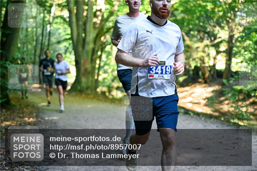 28.09.2025 - 33. Volkslauf durch das schöne Alstertal Dr. Thomas Lammeyer http://msf.ph/oto/8957007 28.09.2025 10:46:43 Laufen 3419 meine-sportfotos.de