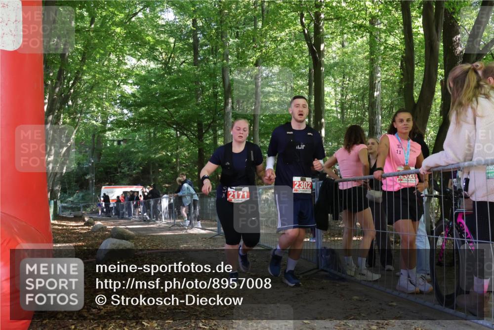 28.09.2025 - 33. Volkslauf durch das schöne Alstertal Strokosch-Dieckow http://msf.ph/oto/8957008 28.09.2025 12:59:46 Ziel 2171, 2302 meine-sportfotos.de