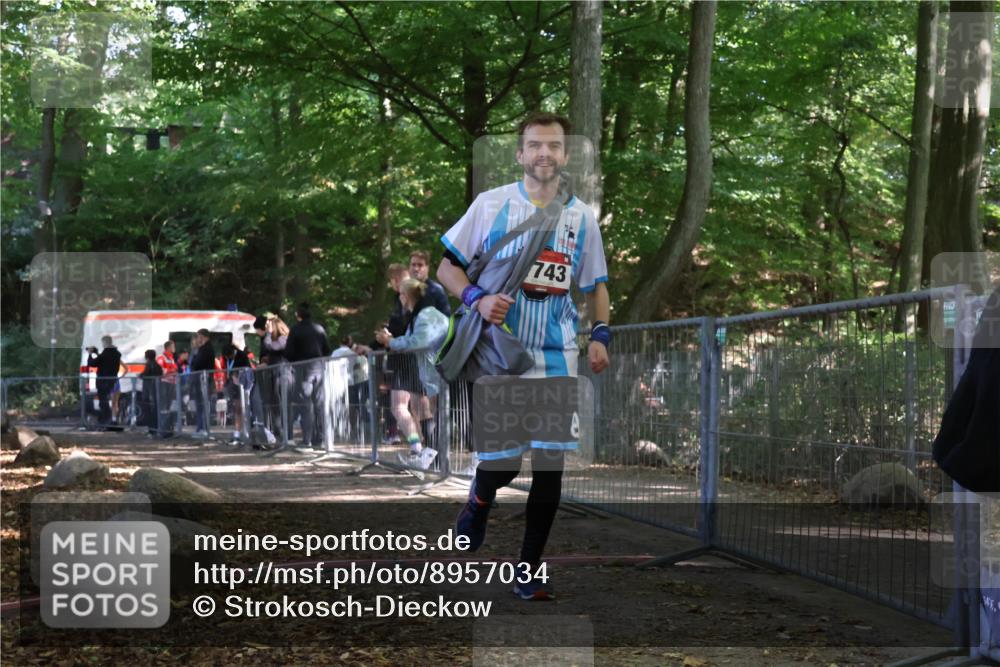 28.09.2025 - 33. Volkslauf durch das schöne Alstertal Strokosch-Dieckow http://msf.ph/oto/8957034 28.09.2025 13:00:01 Ziel 1743 meine-sportfotos.de