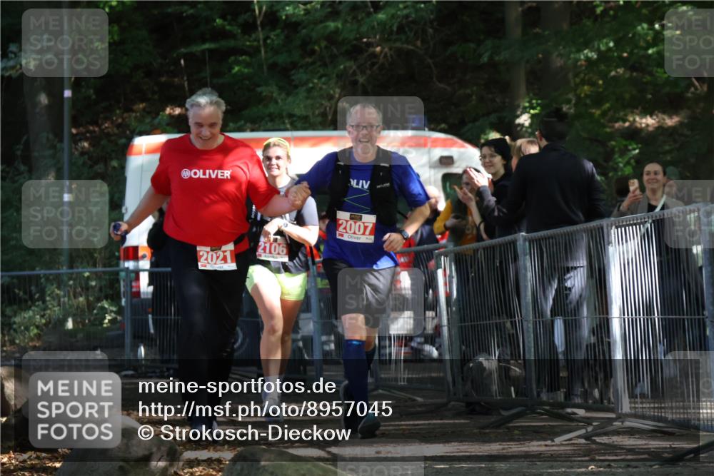 28.09.2025 - 33. Volkslauf durch das schöne Alstertal Strokosch-Dieckow http://msf.ph/oto/8957045 28.09.2025 13:00:47 Ziel 2007, 2021, 2106 meine-sportfotos.de
