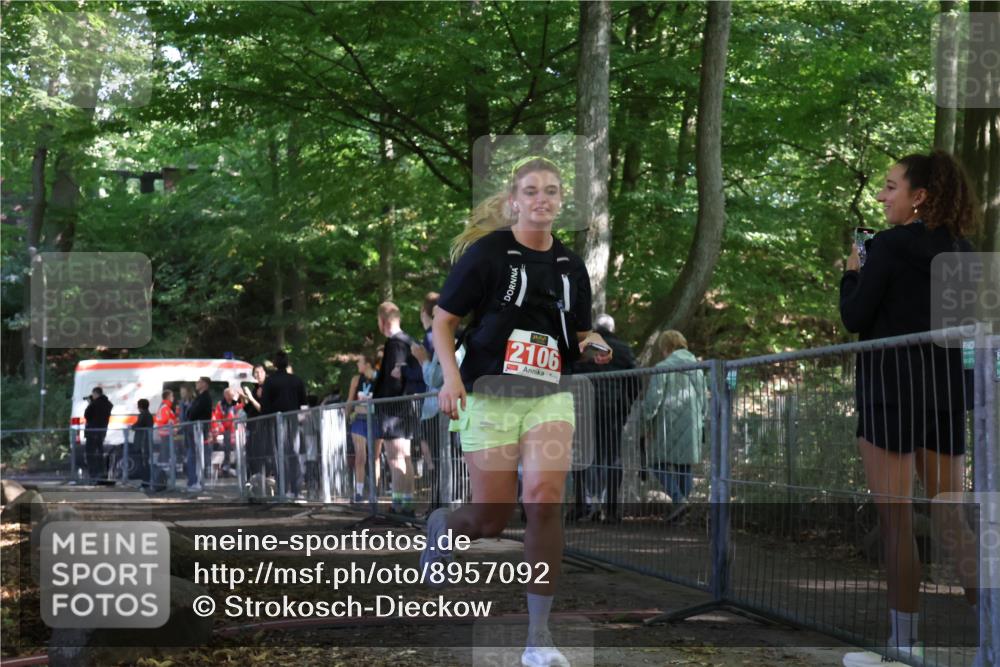 28.09.2025 - 33. Volkslauf durch das schöne Alstertal Strokosch-Dieckow http://msf.ph/oto/8957092 28.09.2025 13:00:53 Ziel 2106 meine-sportfotos.de