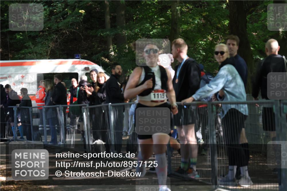 28.09.2025 - 33. Volkslauf durch das schöne Alstertal Strokosch-Dieckow http://msf.ph/oto/8957125 28.09.2025 13:01:53 Ziel 1115 meine-sportfotos.de