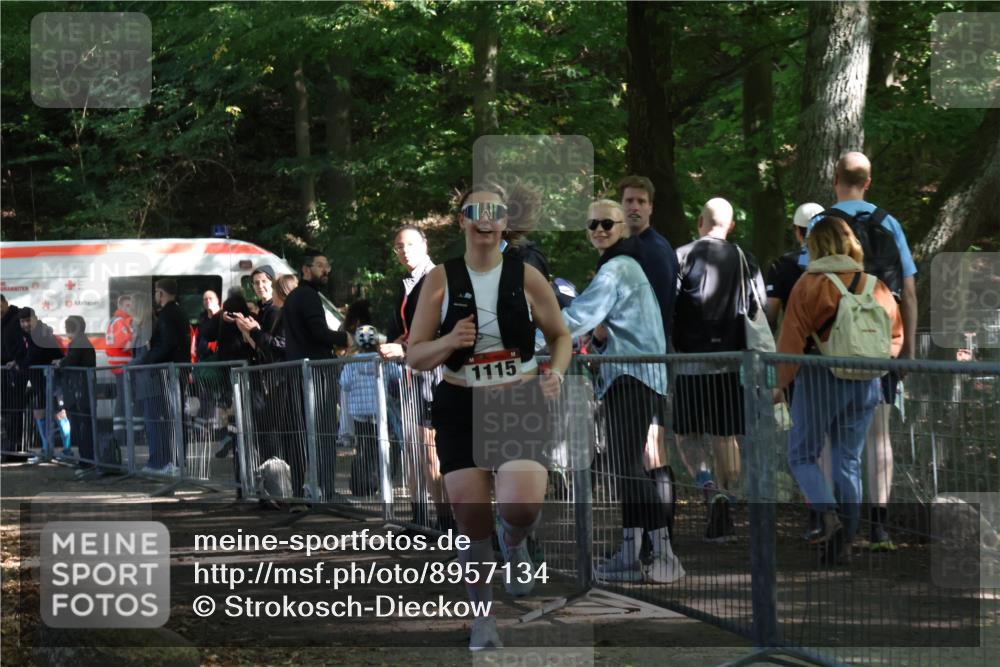 28.09.2025 - 33. Volkslauf durch das schöne Alstertal Strokosch-Dieckow http://msf.ph/oto/8957134 28.09.2025 13:01:53 Ziel 1115 meine-sportfotos.de